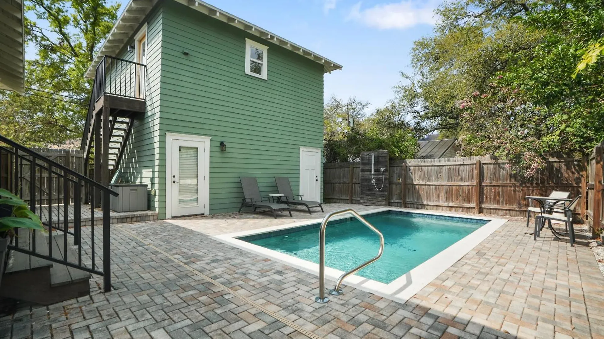הוילה טאמפה Modern Poolside Retreat & Cozy Escape 0*,
